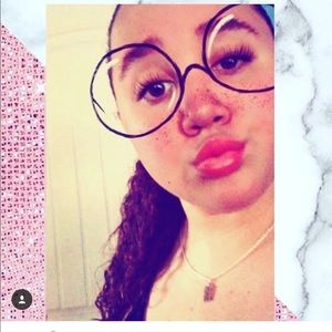 Meet your Posher, Bella